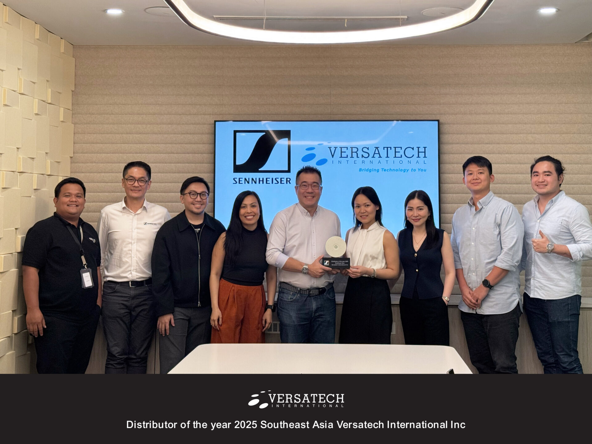 Third Win: Versatech is the 2025 Distributor of the Year for Sennheiser Business Communications